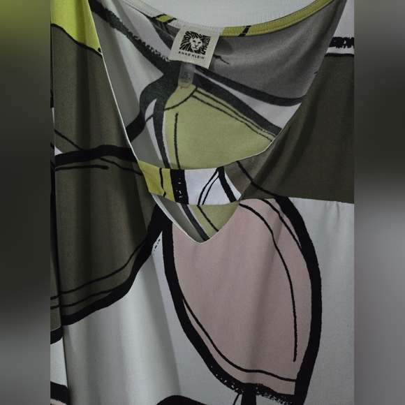 Anne Klein Women's Sleeveless Leaf Print Top - Picture 2 of 4